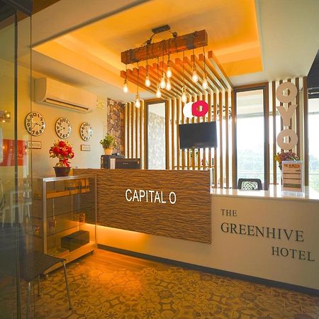 Capital O Oyo 785 The Greenhive Hotel Ibaan Exteriör bild