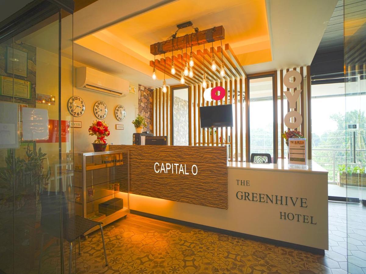 Capital O Oyo 785 The Greenhive Hotel Ibaan Exteriör bild